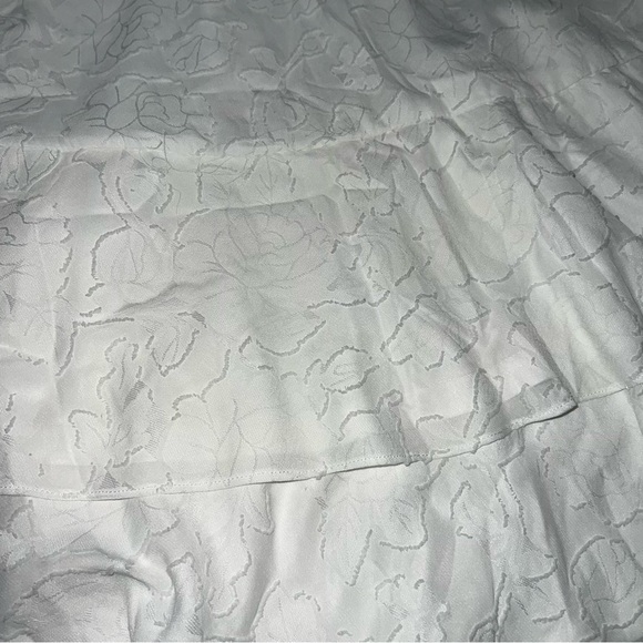 Lulu's Love You So Truly White Dress Burnout Flowers medium NWT
Strapless Midi - Picture 7 of 14